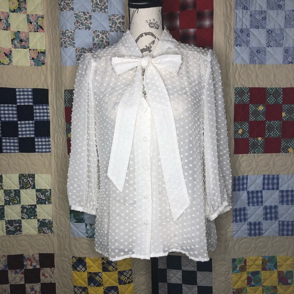 Annie Griffin Tops - Annie Griffin Cream Librarian Top Size Small